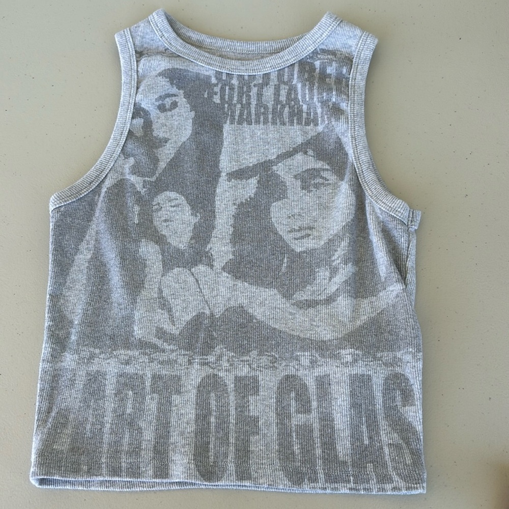 grey graphic top